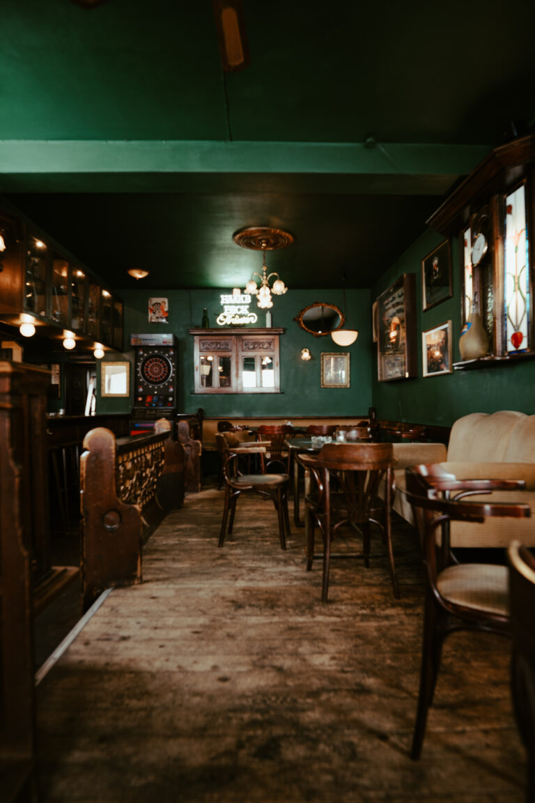 mulliganspub-15