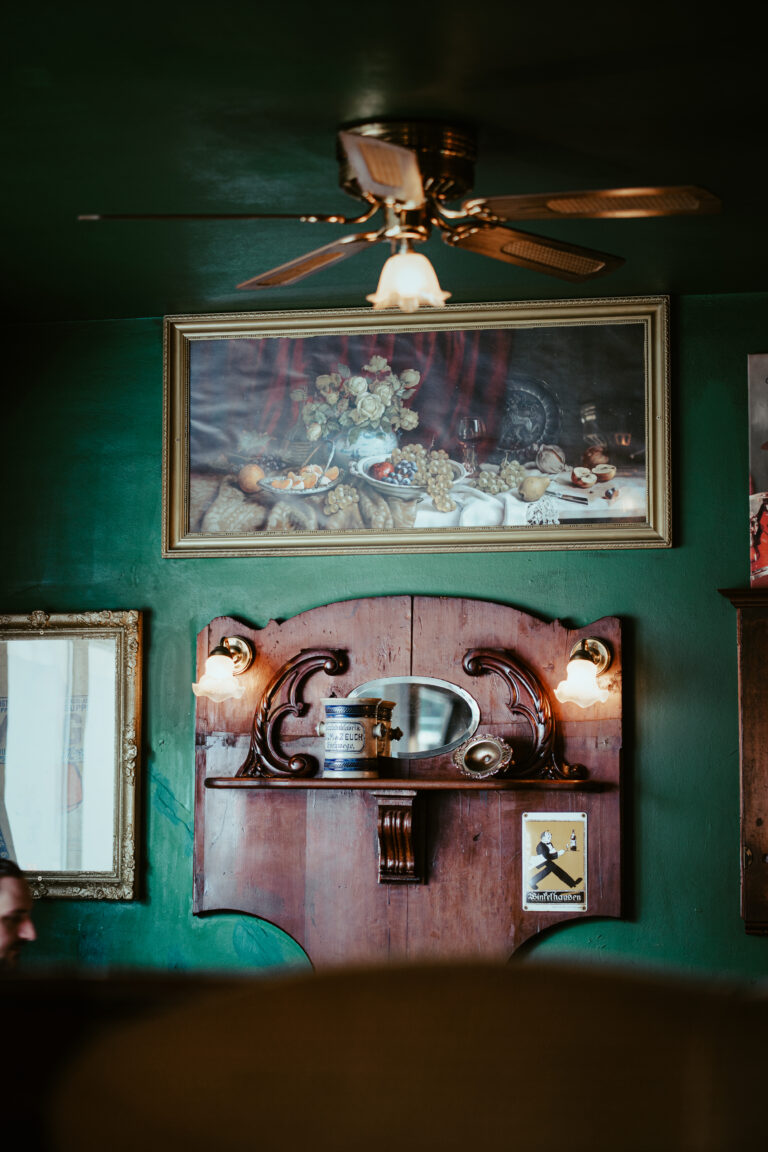 mulliganspub-27